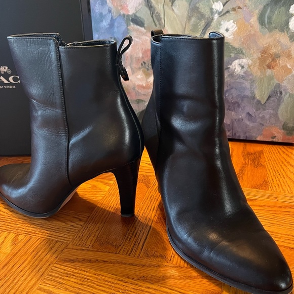 🍓Coach Leather Ankle Boots🍓 - Picture 2 of 12